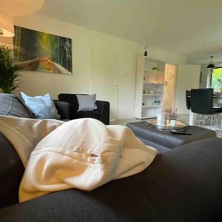 The Green Hills / Private Jacuzzi דירה Ewijk